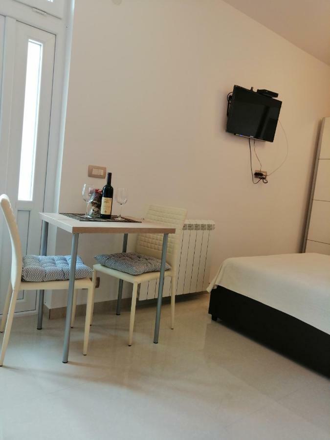Studio Apartman Irena 2 Apartment