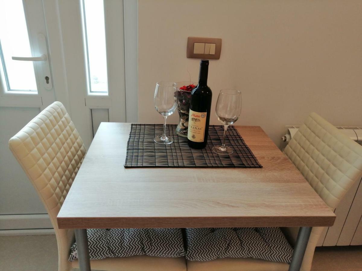 Apartment Studio Apartman Irena 2 *